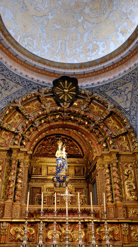 Gilded dome and altarpiece