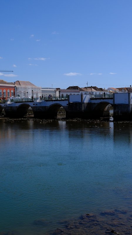 The old bridge over the Gilão